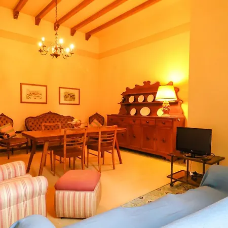 Tuscan House With Garden - With Wi-fi, Free Parking Apartment *