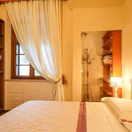 Tuscan House With Garden - With Wi-fi, Free Parking Apartment *